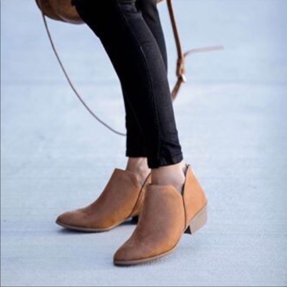 Vici ankle suede booties - Picture 3 of 8